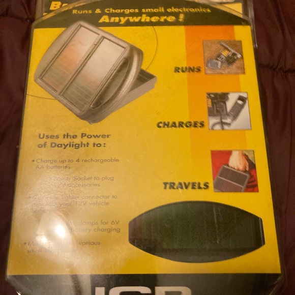Portable solar panel for charging with connectors kit - Picture 1 of 8
